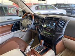 تۆیۆتا لاند کروزەر